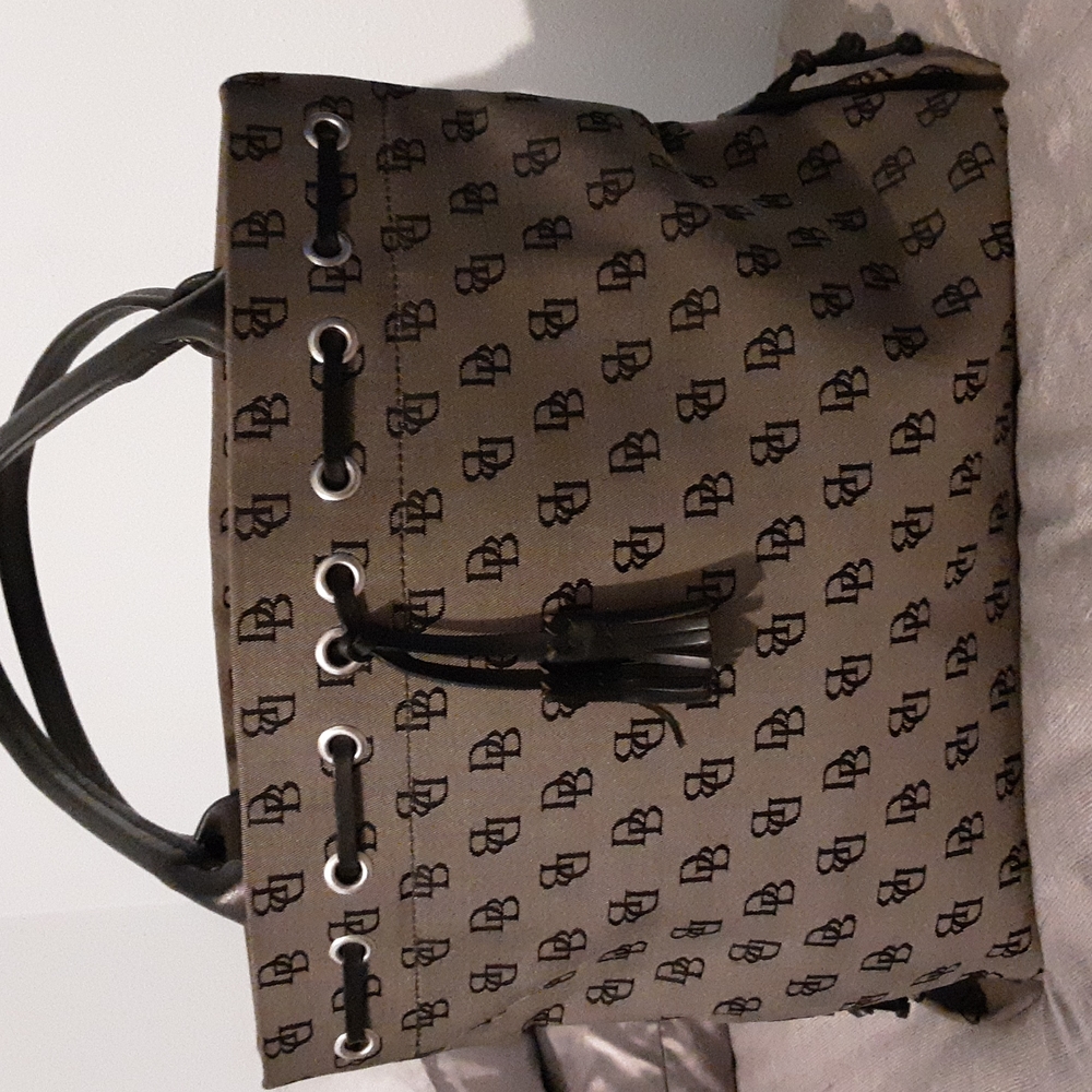 Dooney & Bourke tote